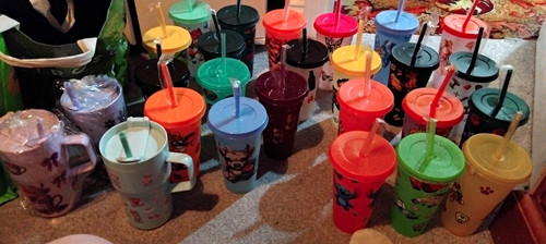 Have cups with lids and - cups,